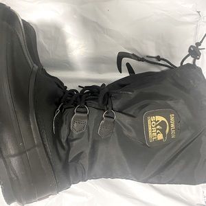 Sorel Snowlion Women’s boots size 8